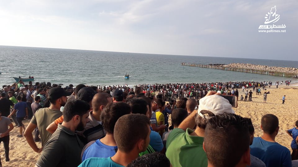 Pictures of the participation of citizens in the activities of the maritime movement demanding the breaking of the siege north of the Gaza Strip. Photo: Ahmed Zaqout