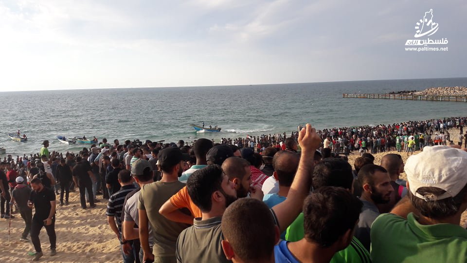 Pictures of the participation of citizens in the activities of the maritime movement demanding the breaking of the siege north of the Gaza Strip. Photo: Ahmed Zaqout