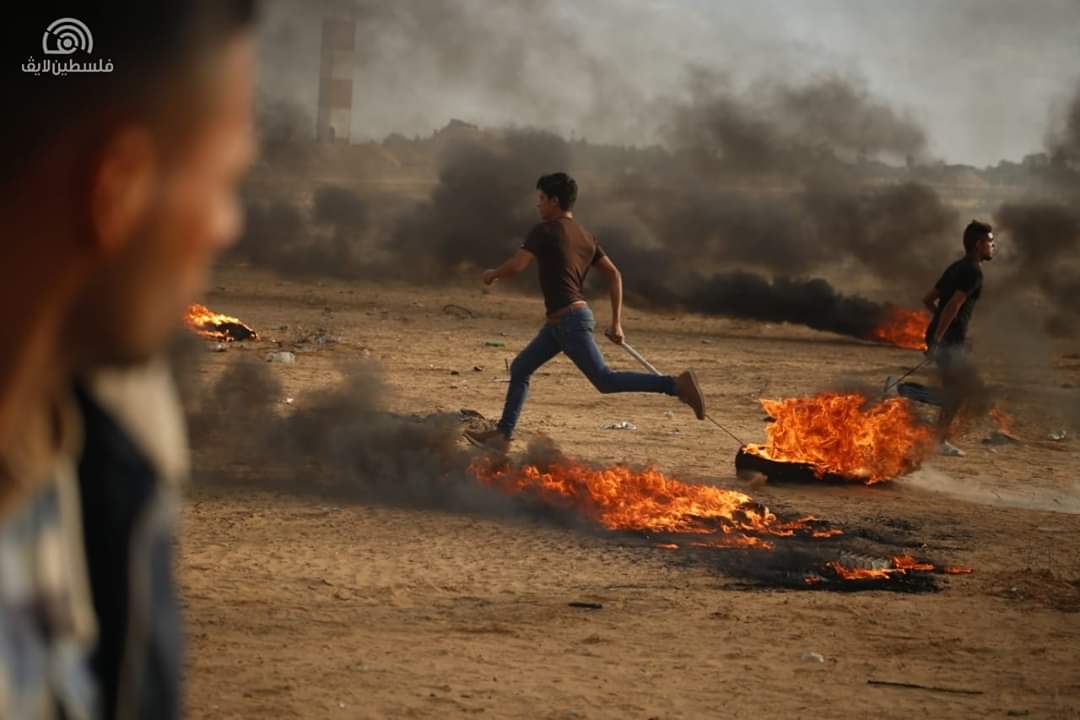 صور من مواجهات الشباب الثائر شرق مدينة رفح جنوب القطاع في جمعة غزة
