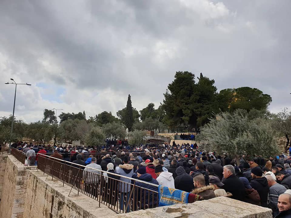 30,000 worshipers have prayed Friday's prayer today at Al Masjid Al Aqsa and at Bab Al-Rahma area. 
