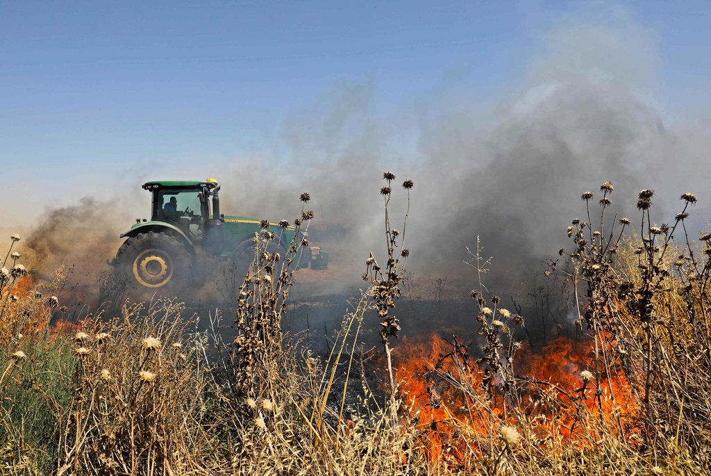 Fire broke out in fields in the Gaza envelope, caused by incendiary balloons fired from the Gaza Strip