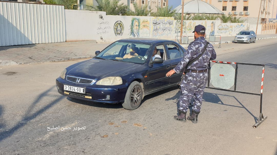 Security checkpoints and deployment in Gaza city