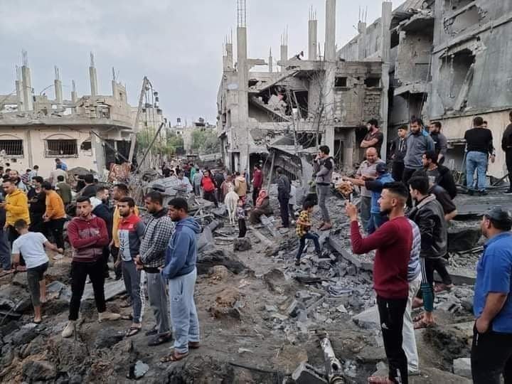 Pictures of the houses that were bombed on their inhabitants in Beit Hanoun, northern Gaza. What caused the injury of more than 50 civilians, including children and women