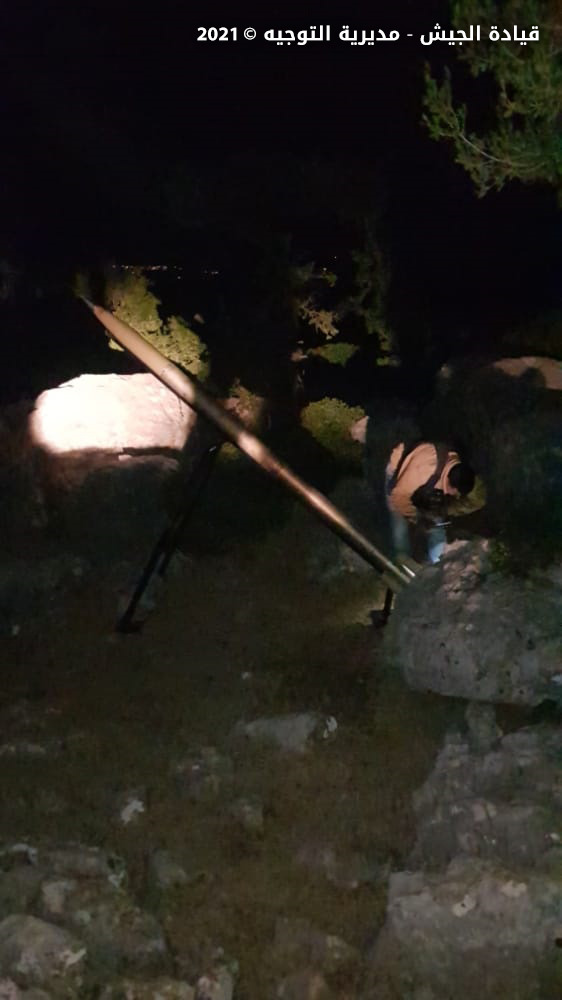 LAF has shared pictures of rocket found last night near southern village of al-Habbarieh. 6 empty launchpads also discovered and seized by LAF