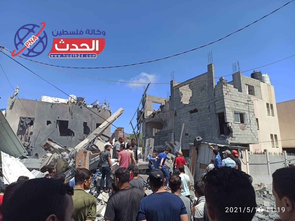 The destruction of a house belonging to the Al-Jabri family, west of Khan Yunis, after it was targeted by warplanes. Video: Sami Mansour