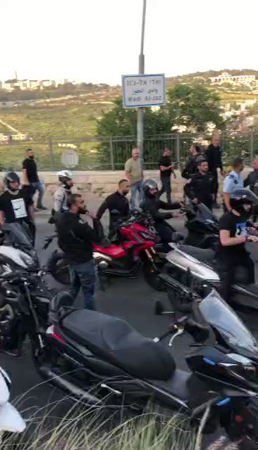 ISF are currently detaining groups of Palestinians (with Israeli citizenship) in Wadi Al Joz neighborhood and Lions Gate area, who came on motorcycles from Lod, Ramle and Yaffa cities in solidarity with Al Aqsa Mosque and Jerusalem City