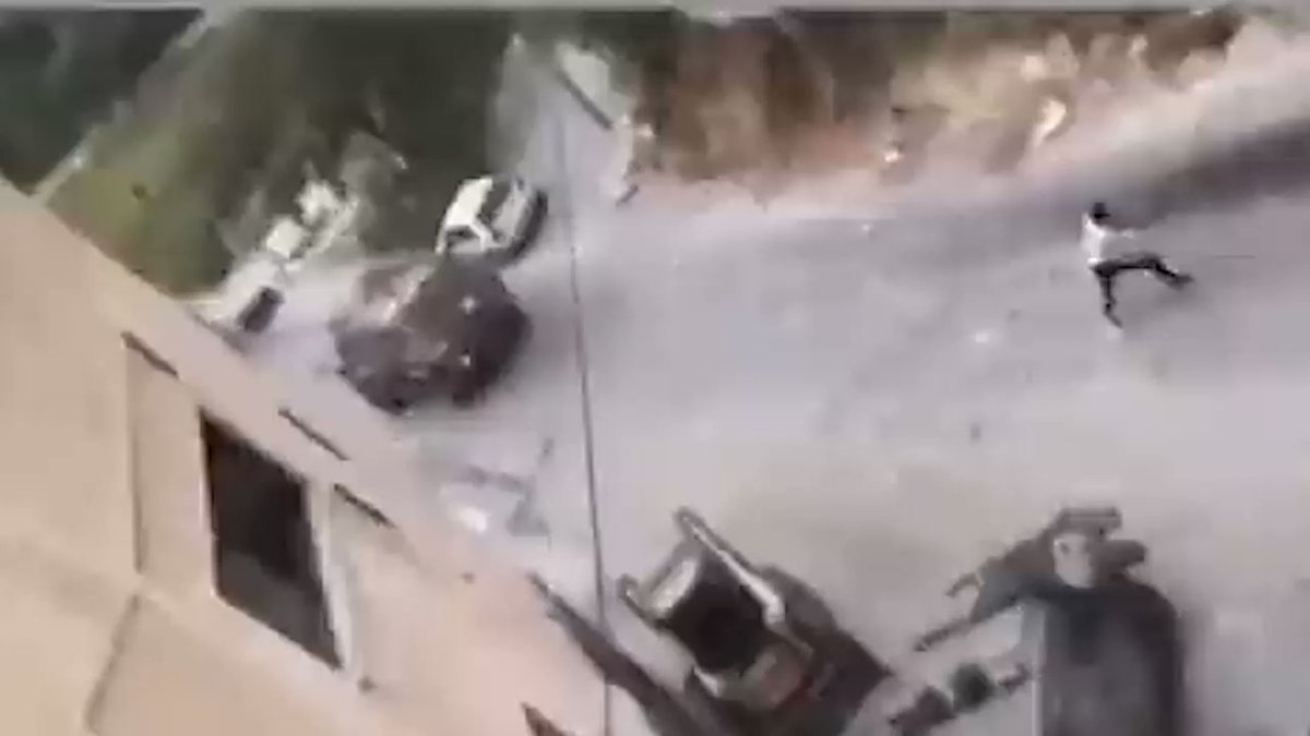 بالفيديو  جانب من المواجهات التي اندلعت في بلدة جبع جنوب جنين عقب اقتحام قوات  الاسرائيلي للبلدة فلسطين_