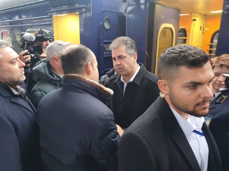 Israels utrikesminister Eli Cohen gjorde ett oanmält besök i Kyiv. Att träffa Zelensky