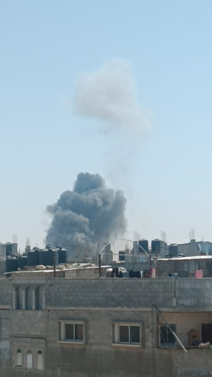Planes bombed the city of Rafah in the southern Gaza Strip