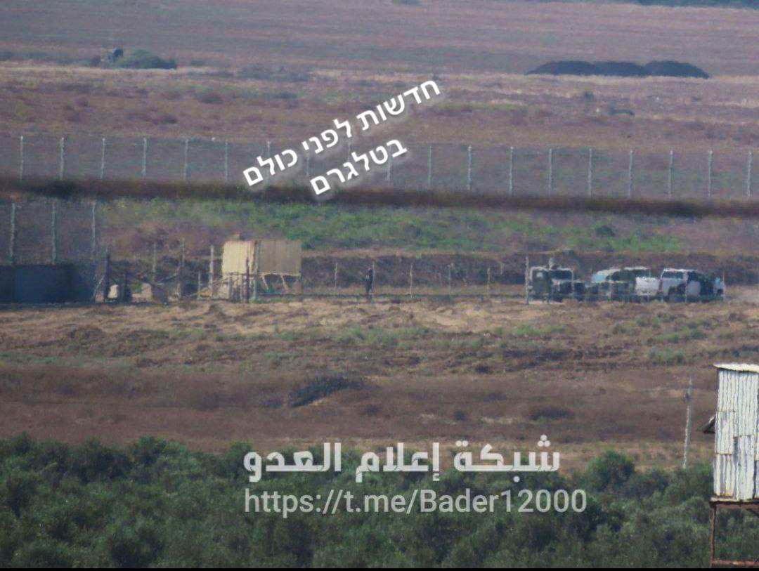 Reports in Gaza: Israeli army tanks are securing D9 bulldozers that are operating on the border fence , in the area of the border clashes on Sunday, east to Gaza city