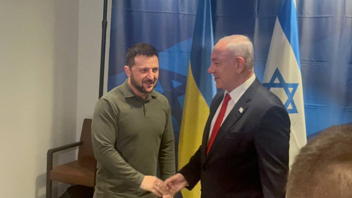 لأول مرة منذ الغزو الروسي: الرئيس الأوكراني زيلينسكي يلتقي برئيس وزراء إسرائيلي