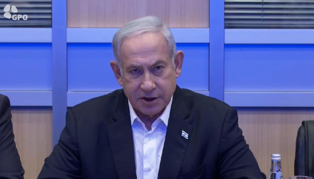 Netanyahu at the beginning of the cabinet meeting: Our goals are to cleanse the area of the enemy's forces, exact a  price from it and fortify the arenas; calls on all Israeli citizens to unite