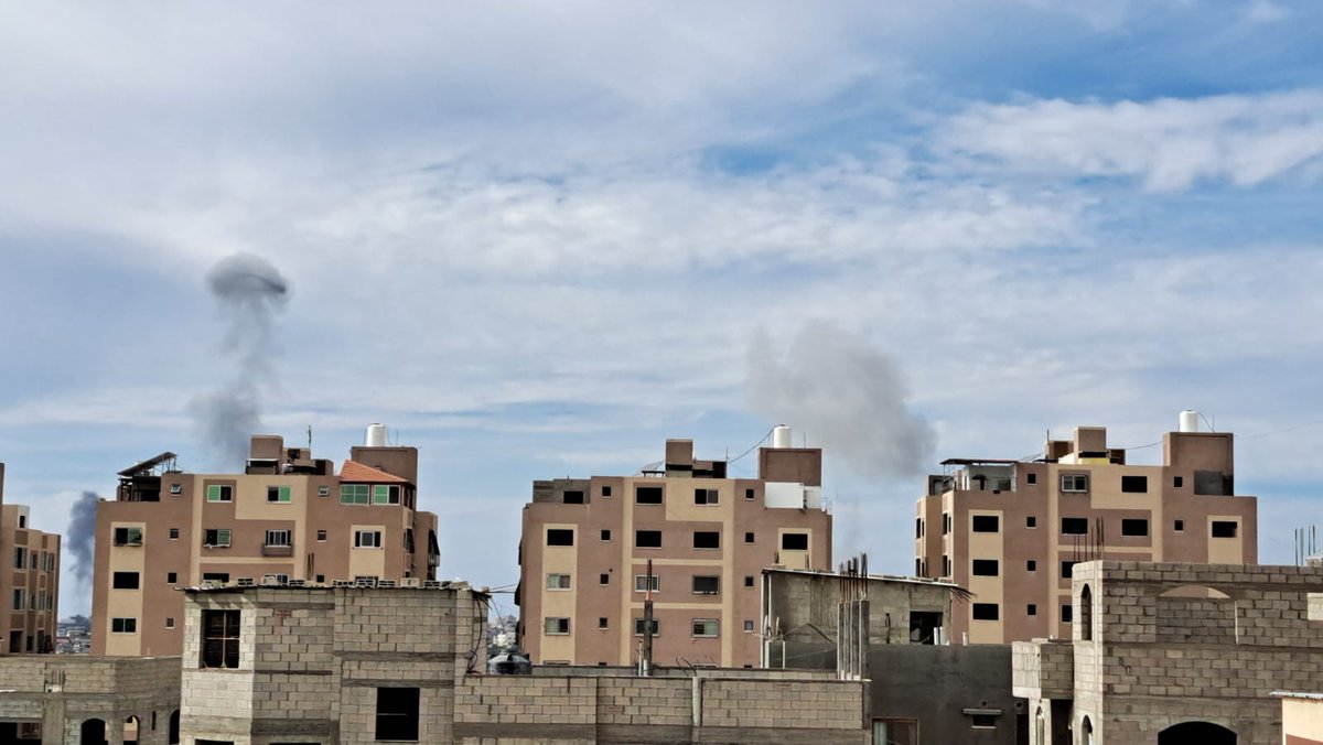 غارات إسرائيلية استهدفت منطقة تل الذهب في بلدة بيت لاهيا شمال قطاع غزة