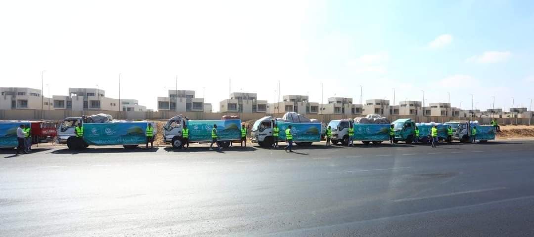 إنطلاق قافلة مساعدات مصرية مقدمة من التحالف الوطني للعمل الأهلي، تضم ١١٥ شاحنة محملة بأطنان من المساعدات الإنسانية إلي قطاع غزة