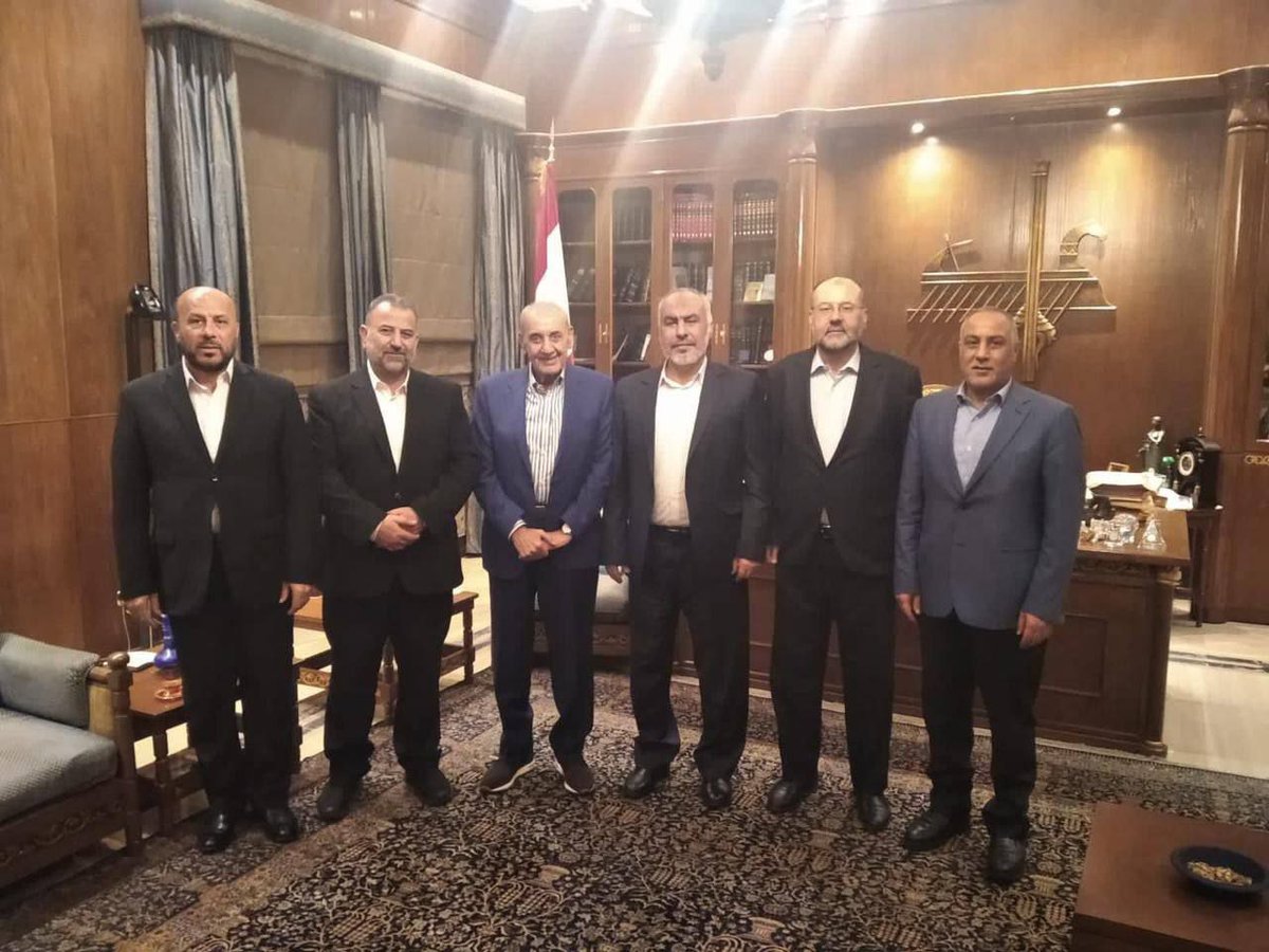 יור הפרלמנט הלבנוני, נביה ברי, אירח בביירות את משלחת חמאס ובראשה מספר 2 בחמאס, סאלח אל-עארורי