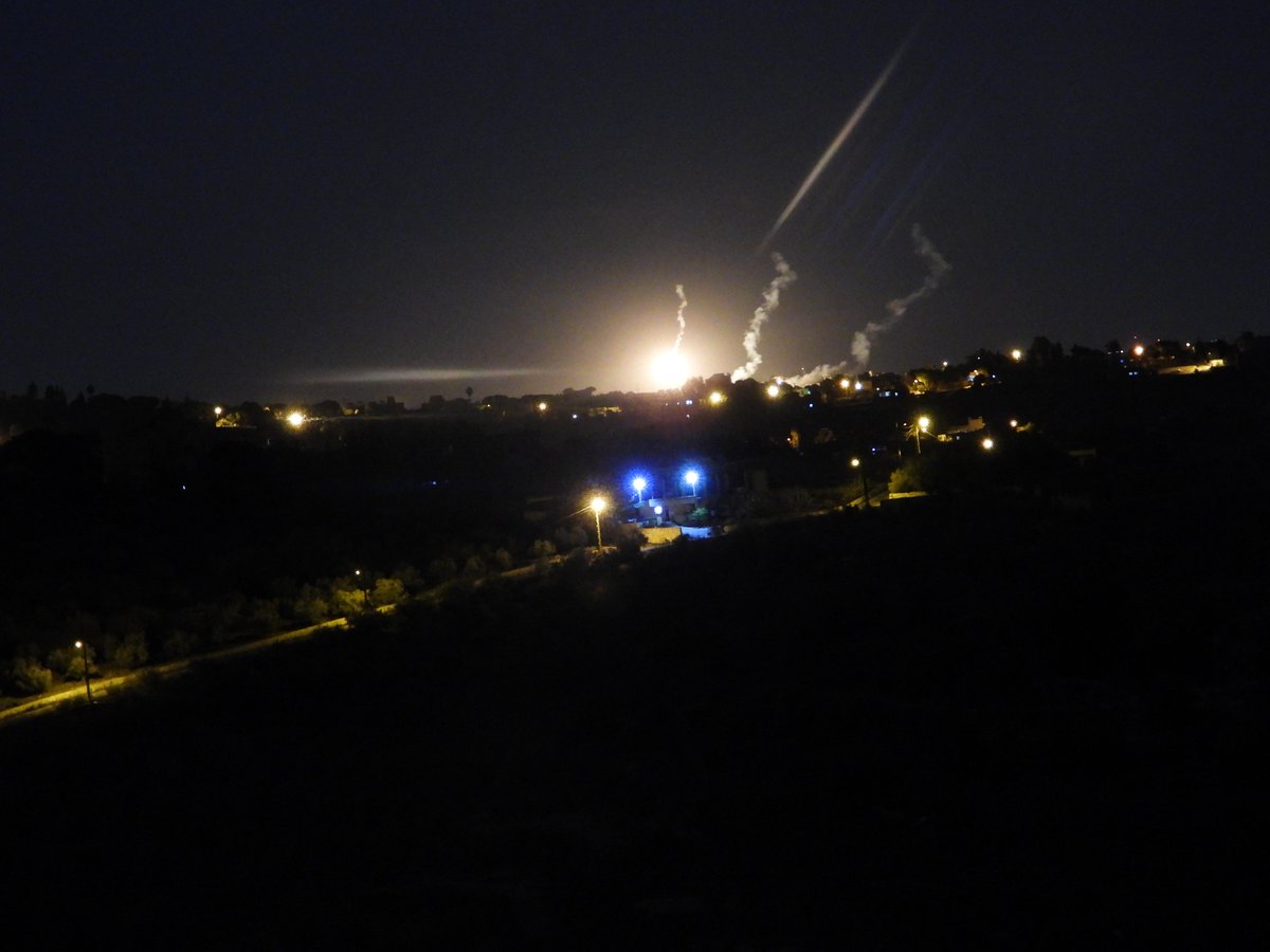 An Israeli plane attacked with a missile one of the empty points abd Al-Abad site carried out a massive sweeping campaign with machine guns, bombs, mortar shells and phosphorous shells in its surroundings, all the way to Al-Manara colony