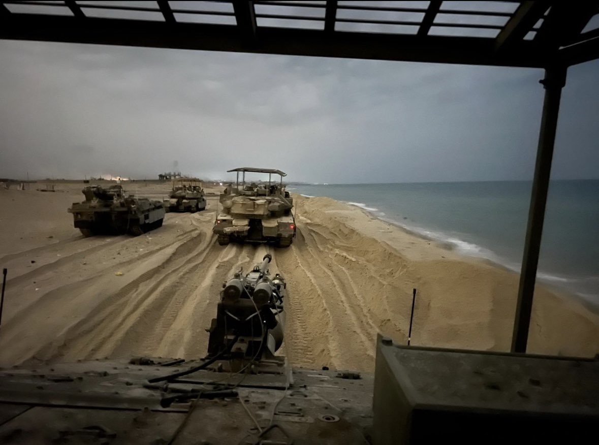 Israeli army forces on the coast of Gaza vvvv