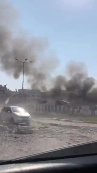 فيديو   من استهداف غارات  لشارع الرشيد في غزة اليوم.فيديو   