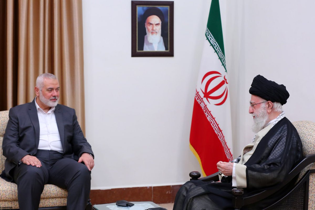 The Office of #Iran's Supreme Leader confirms that Khamenei met recently with #Hamas leader Ismail Haniyeh. It does not give a date as to when the meeting took place and interestingly, the photo Khamenei's office put out of him and Haniyeh is old: from June 2023.