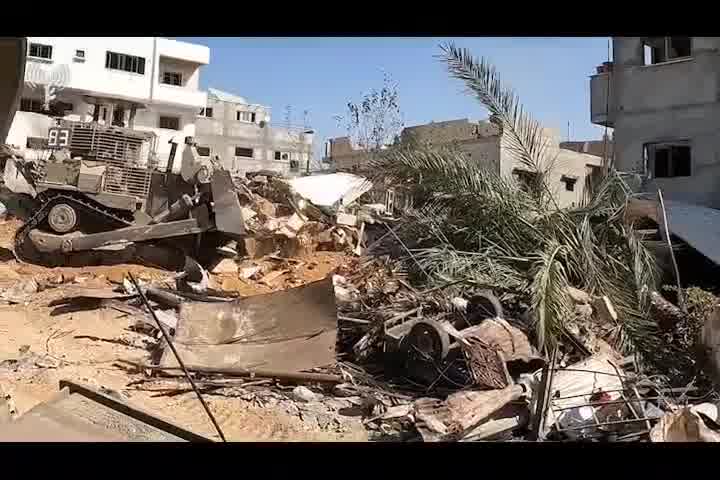 Israeli army ground operations in the Gaza Strip destroying Hamas infrastructure