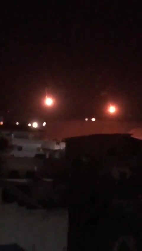 Israeli army fire flare bombs in the sky of Aqabat Jabr camp Jericho ...