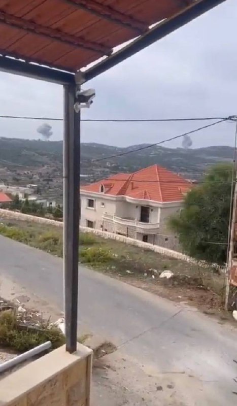 Heavy artillery shelling and air strikes in Ramya, Marawahin and Ayta Ash Shab in southern Lebanon