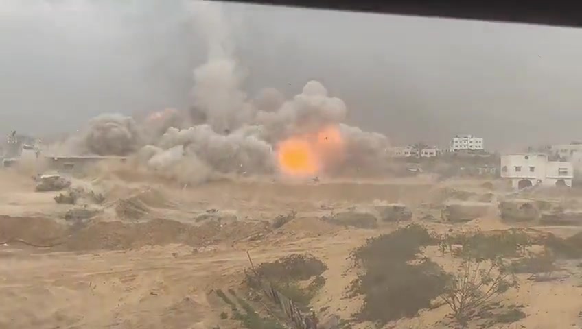 In cooperation with the Air Force: IDF forces destroyed an anti-tank post on the outskirts of the Gaza port. The operation in the field was carried out by the fighters of the 74th Battalion of the 188th Brigade, under the command of Lt. Col. Oren Schindler