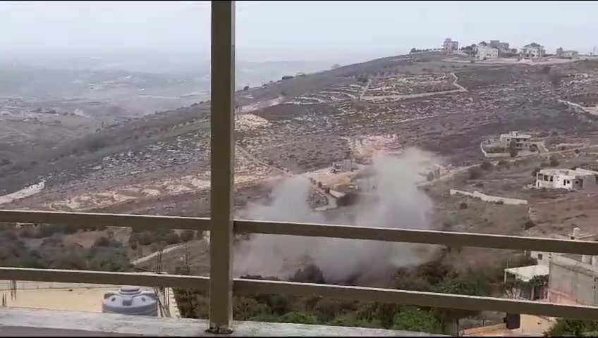 قصف مدفعي إسرائيلي يطال أطراف طيرحرفاوقصف مماثل يستهدف أطراف مركبا ورب_ثلاثين