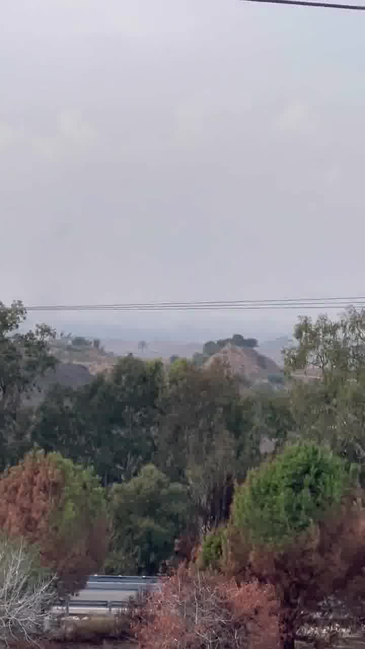 Lots of small arms fire along the Israel/Gaza border