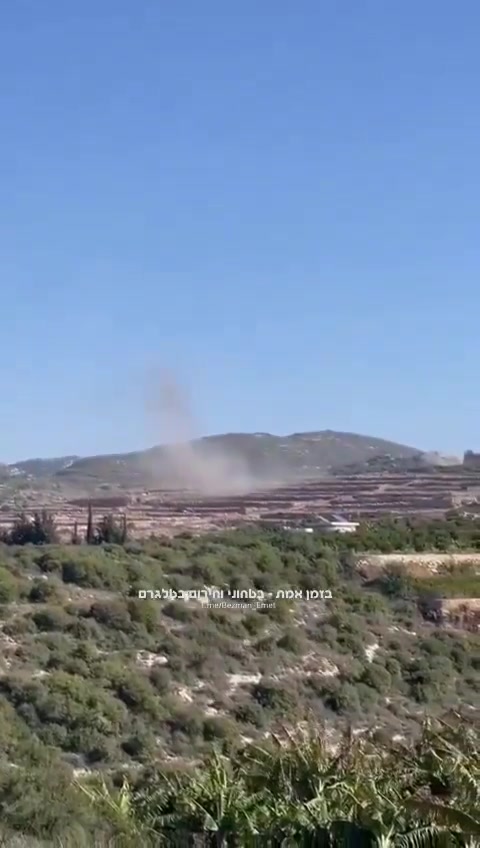 Israeli army artillery towards Naqoura