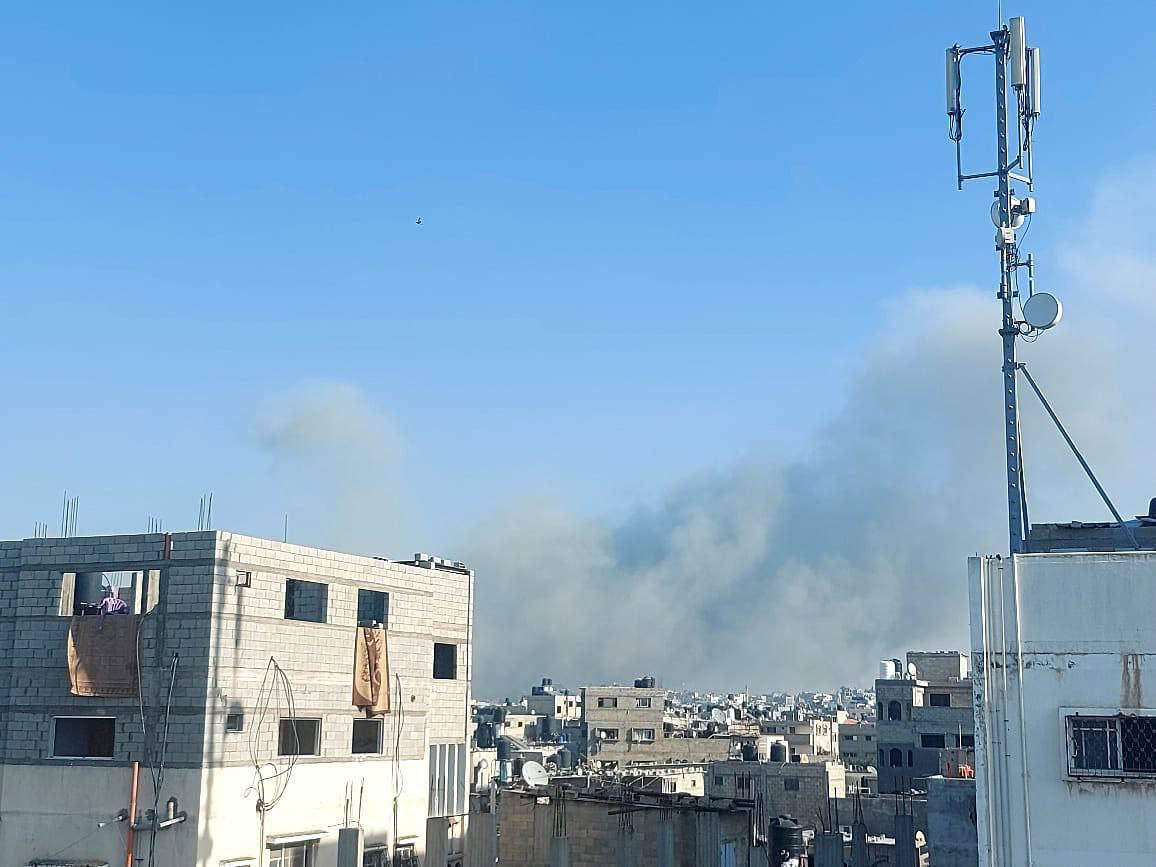 Ongoing Israeli bombing of the Al-Zaytoun neighborhood, east of Gaza