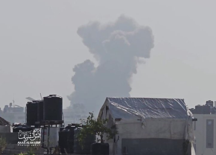Heavy airstrikes in Tal Al Zaatar area of Gaza