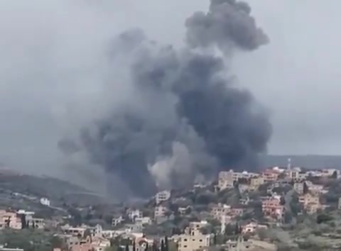 الغارات الجوية التي نفذها الطيران الإسرائيلي المعادي على أطراف بلدة كونين في جنوب لبنان