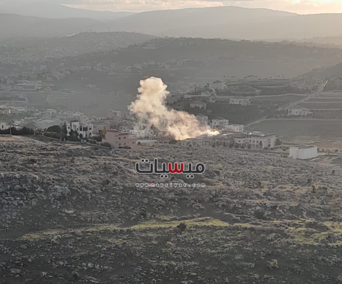 At 4:00 p.m., Israeli helicopters fired two missiles directed towards the northern outskirts of the town of Mays Al-Jabal on the main road to the hospital.