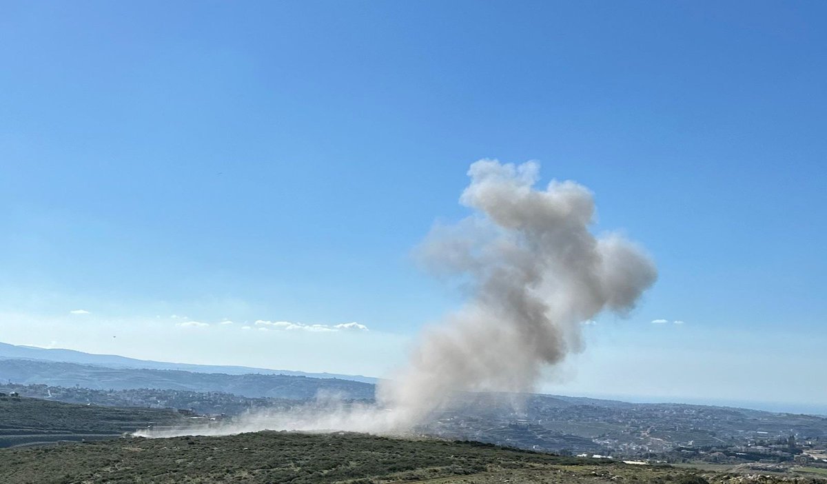 طيران العدو إسرائيلي اطلق 3 صواريخ بإتجاه أطراف بلدة جبشيت قضاء النبطية