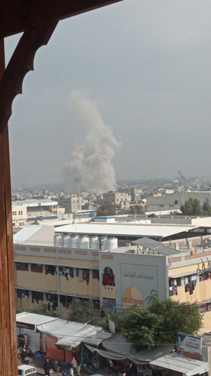 The bombing of the Al-Katiba area in Khan Yunis continues