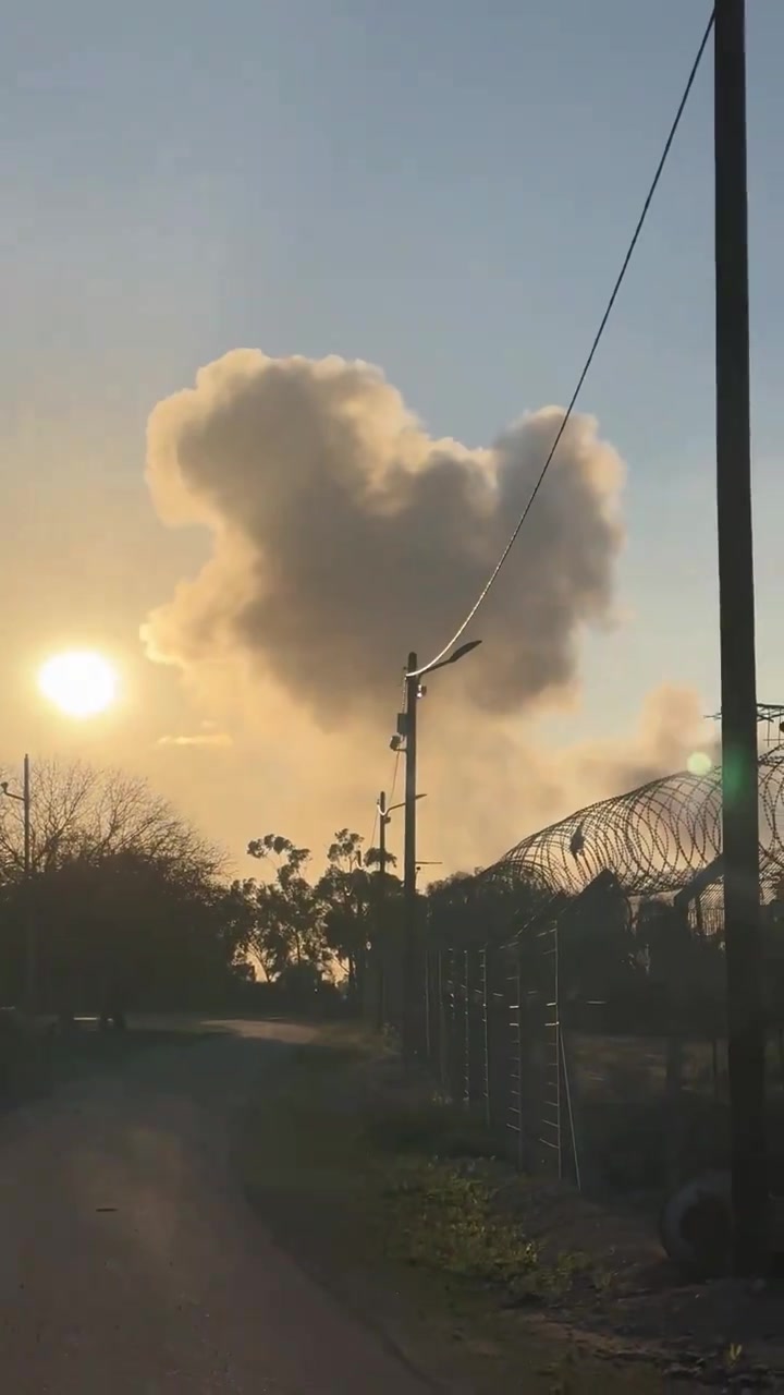 Israeli airstrikes target the outskirts of Khan Younis