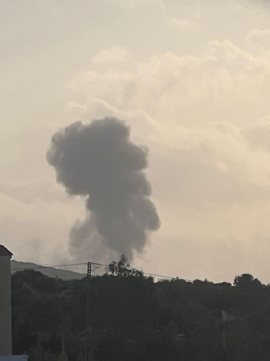 Israeli warplanes carried out an air strike targeting the Labouneh area, south of Naqoura