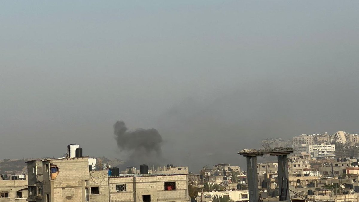 Artillery shelling targets the northern areas of the city of Beit Lahia, north of the Gaza Strip