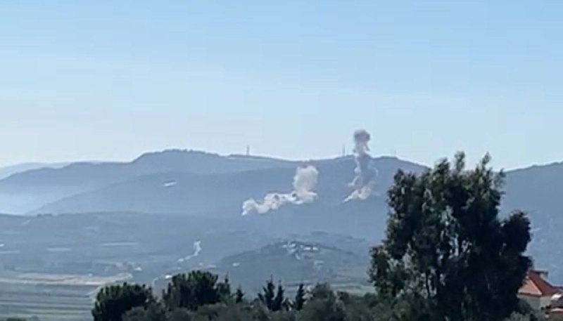 Israeli army air strikes in Houlla, Markaba, Kafrkila, Addaiseh also artillery towards Blida