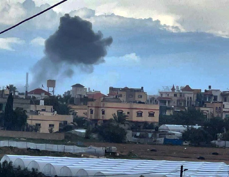 Local sources: Airplanes launch raids on Khan Yunis.