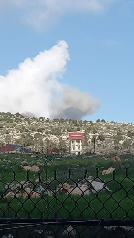 Israeli army air strikes near Tibnine