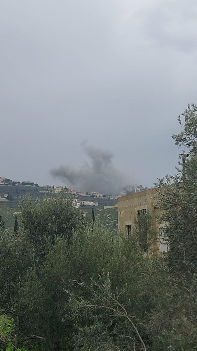 Lebanese sources: Airplanes launched a raid on the area between Shehabiya and Kafrdonin