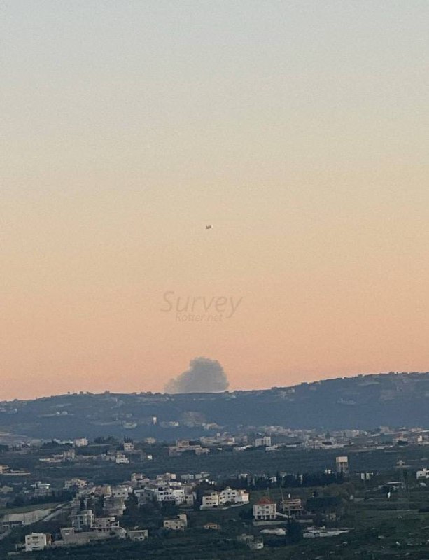 Israeli army air strike in Ayta Ash Shab