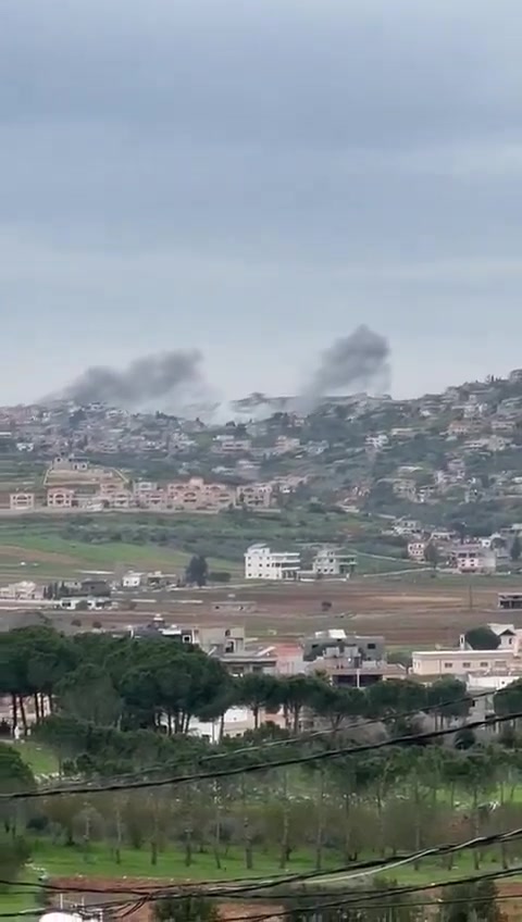 Ataques aeris de l'exèrcit israelià a Ayta Ash Shab