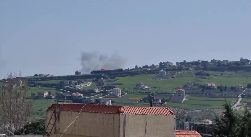 Air strike in Maroun A Ras