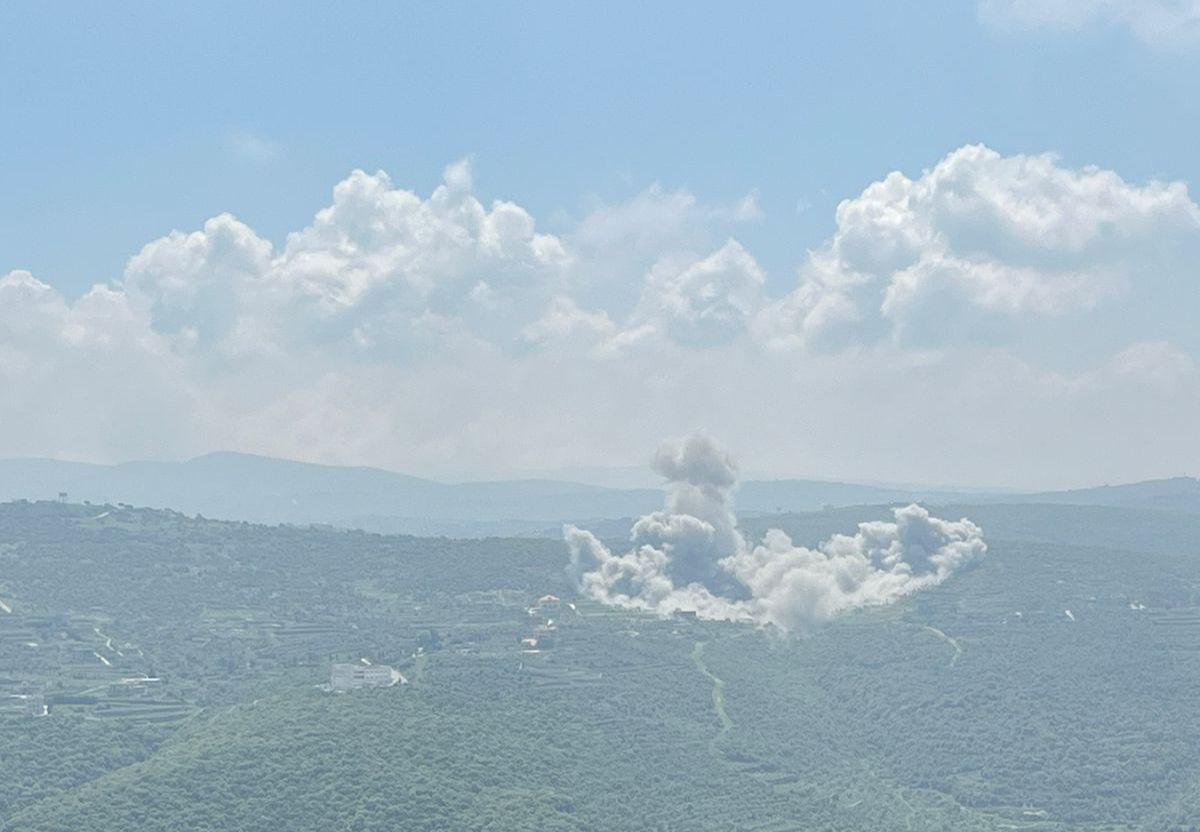 الطيران الحربي المعادي يشنّ غارتين بالصواريخ استهدفتا وادي بلدة بيت_ليف