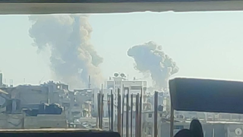 Airplanes launch violent raids on the Al-Shujaiya neighborhood, east of Gaza City.