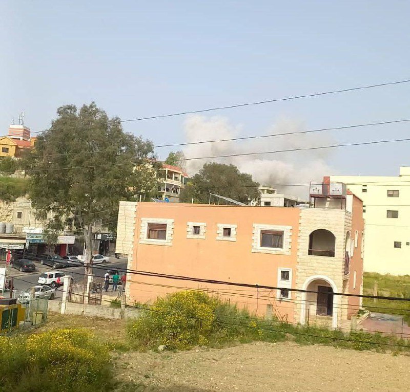 Israeli army air strikes in Deir Kifa and Srifa
