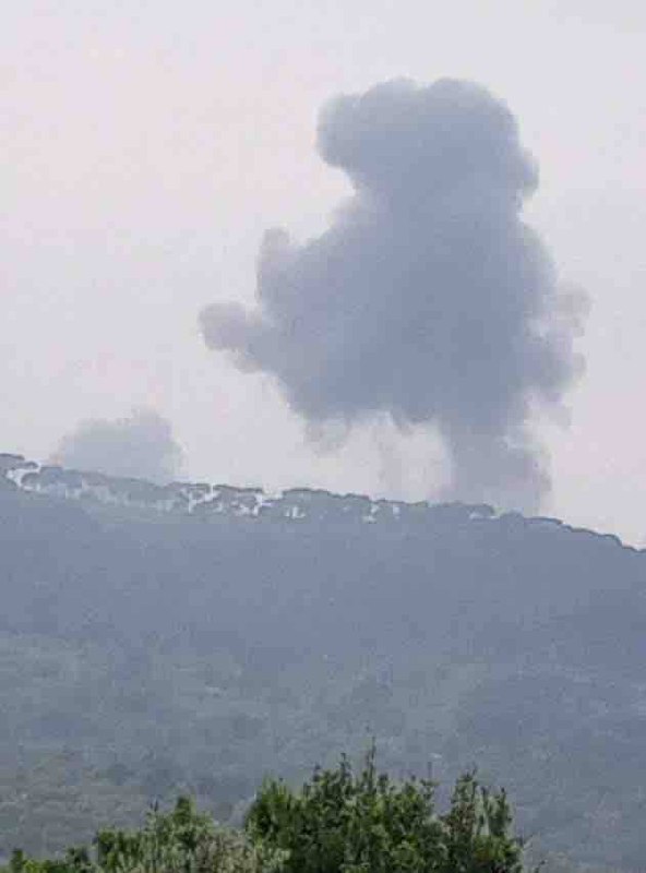 Israeli army air strike between Chebaa and Rachiye Al Foukhar
